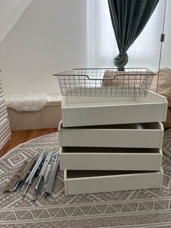 Ikea Pax Kleiderschrank mit Schiebetüren  150x58x236 cm in Werder (Havel)