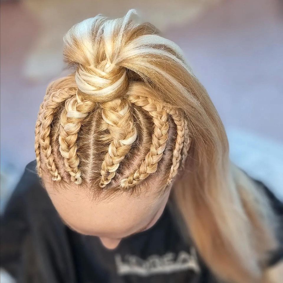 Braids. Haarverlängerung. Cornrows. Rastazöpfe. Locken. Zöpfe. in Berlin