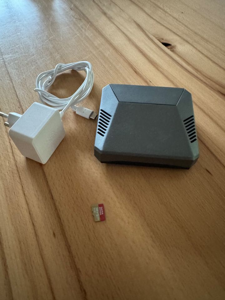 Raspberry PI4 8GB mit Argon Gehäuse mit 128GB SD Karte in Höxter