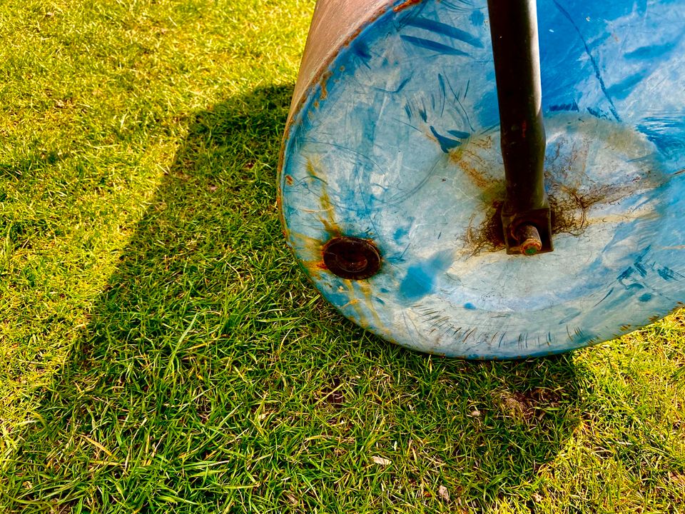 GÖNN DIR ✅ Rasenwalze mieten leihen Gartenwalze Walze Rasen Beete in Berlin