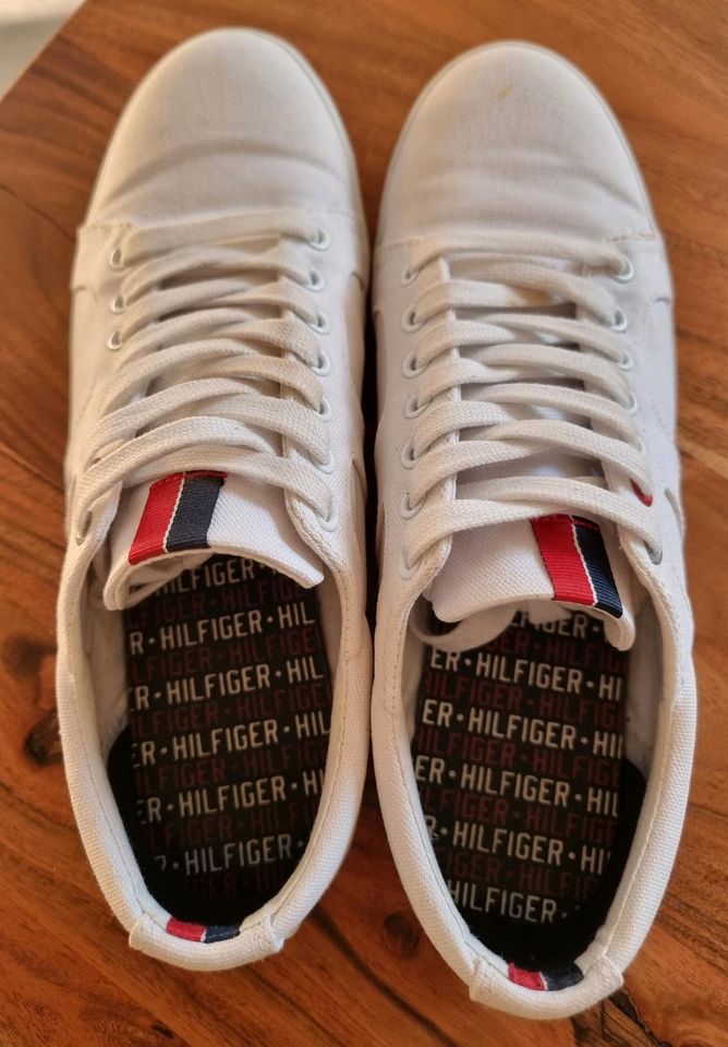 Hilfiger Sneaker 1x getragen in Wernberg-Köblitz