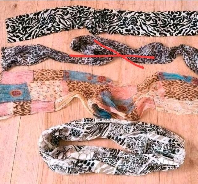 Verschiedene Schals und Seidentücher Schal Tücher  halstücher in Langelsheim