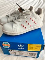 Sneaker Gr. 24 Stan Smith von Adidas Halbschuhe Herzen Niedersachsen - Rodenberg Vorschau