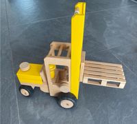 Goki großer Gabelstapler Holz Spielzeug Fahrzeug Nordrhein-Westfalen - Eschweiler Vorschau