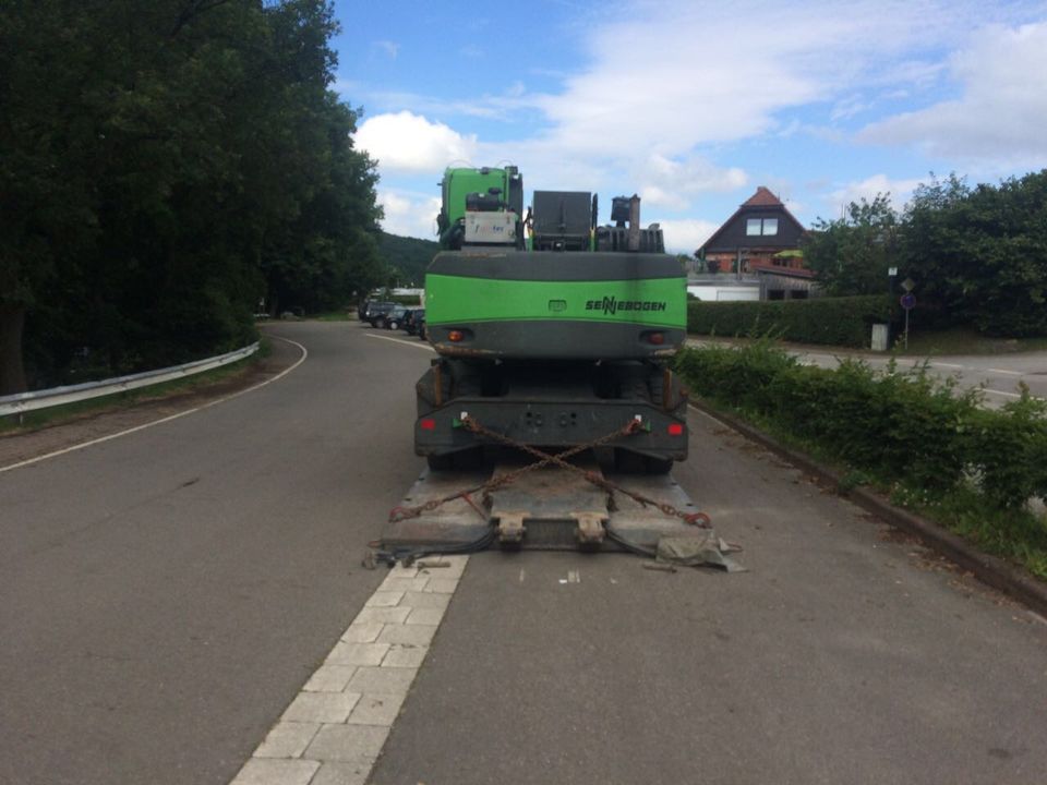 Transport von Landmaschinen Traktoren Unimog Lkw Baumaschinen in Marsberg