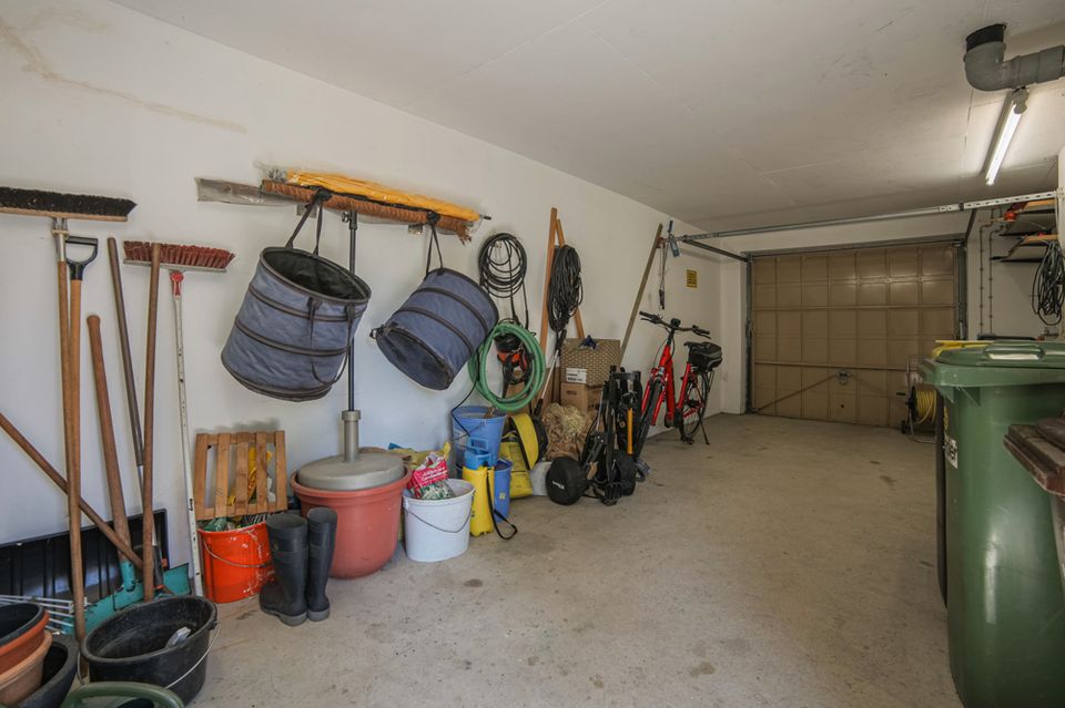 Gepflegtes Zweifamilienhaus mit Garten, Garage und Carport / Verkauf mit unbefristetem Nießbrauch in Sankt Augustin