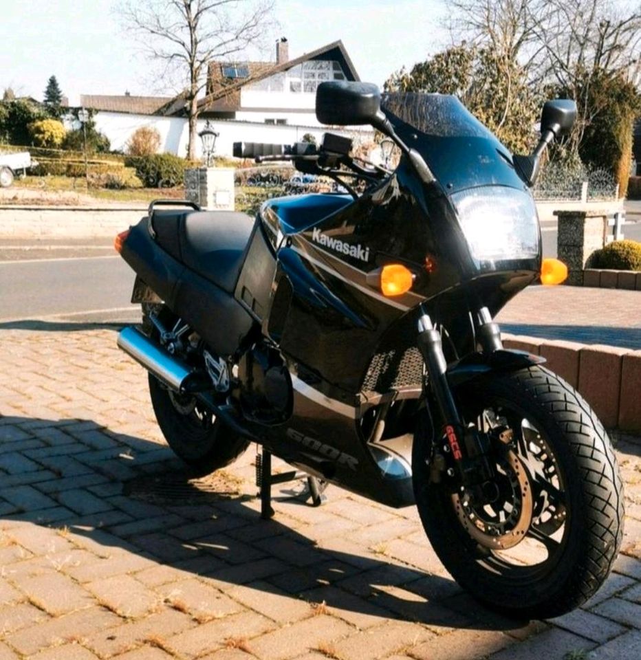 Kawasaki GPX 600 R schwarz in Gründau