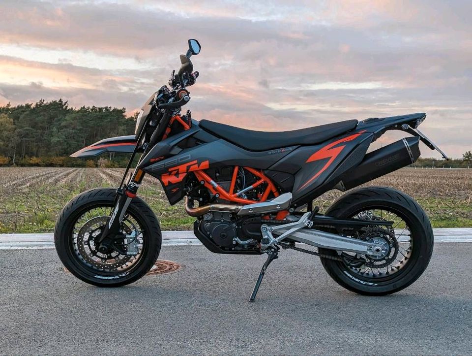 1. Hand KTM 690 SMC-R Supermoto offen in Steinfeld