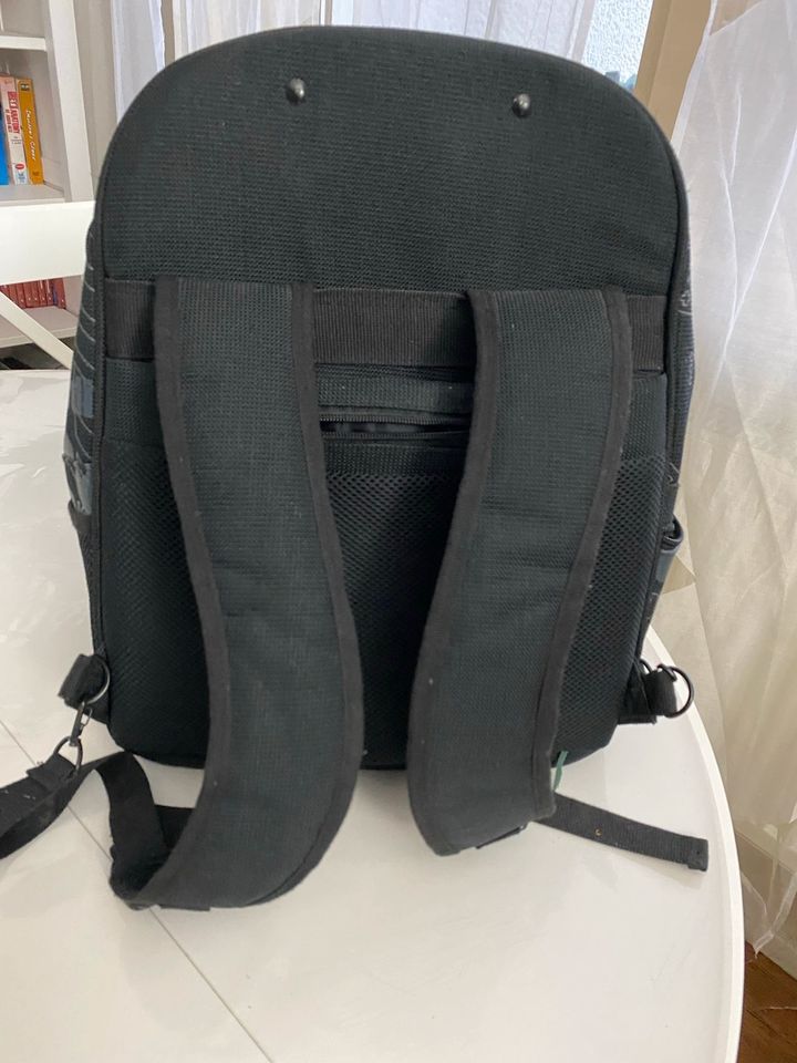 Schwarz-grau Rucksack in Berlin