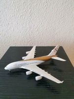 Modellflugzeug Schenker Airbus 380-800F top Zustand Nordrhein-Westfalen - Leverkusen Vorschau