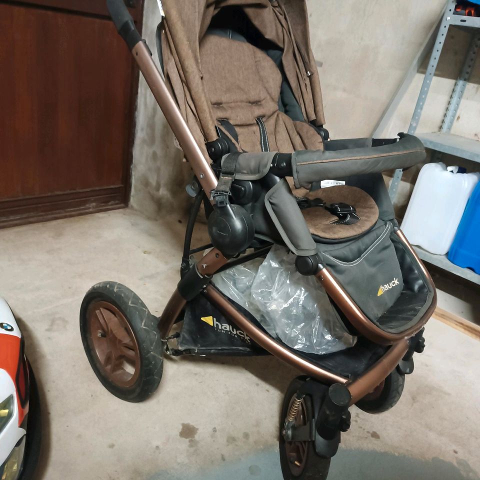 Kinderwagen mit Autositz Hauck in Hirschaid