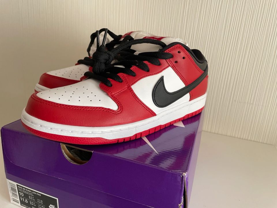 Nike SB Dunk Low Pro Varsity Red and White 44 in Breitscheid