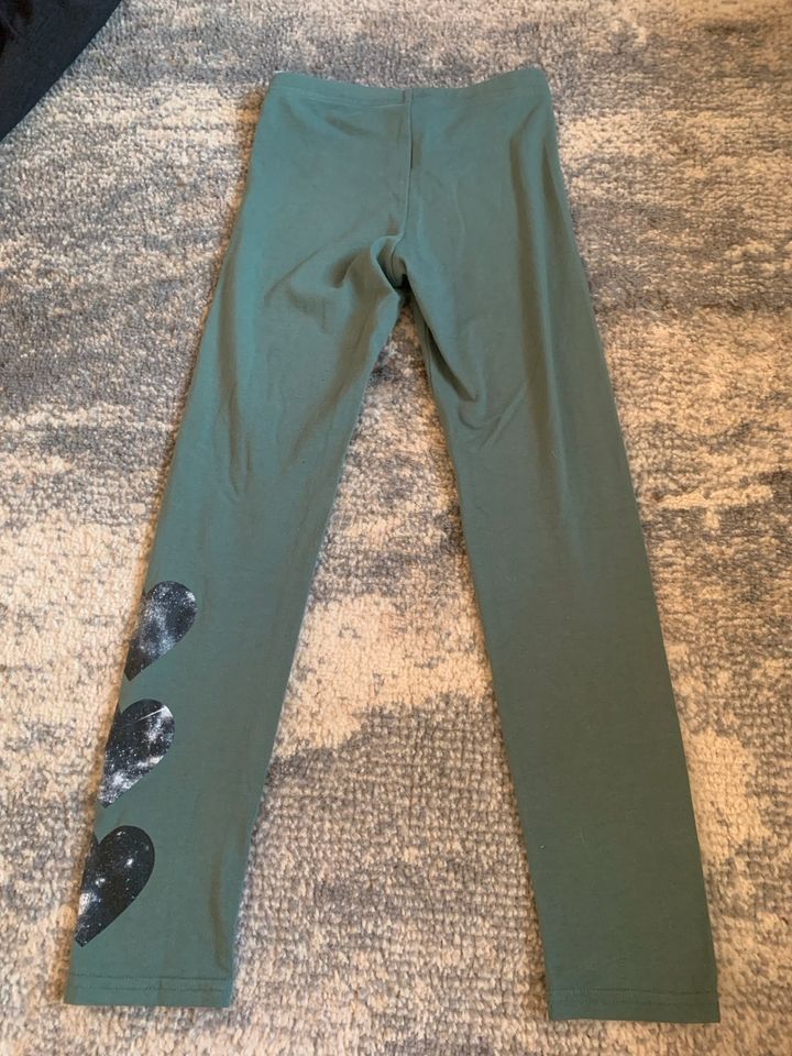 Old Navy Leggings Herzen Gr.8 128 in Welfesholz