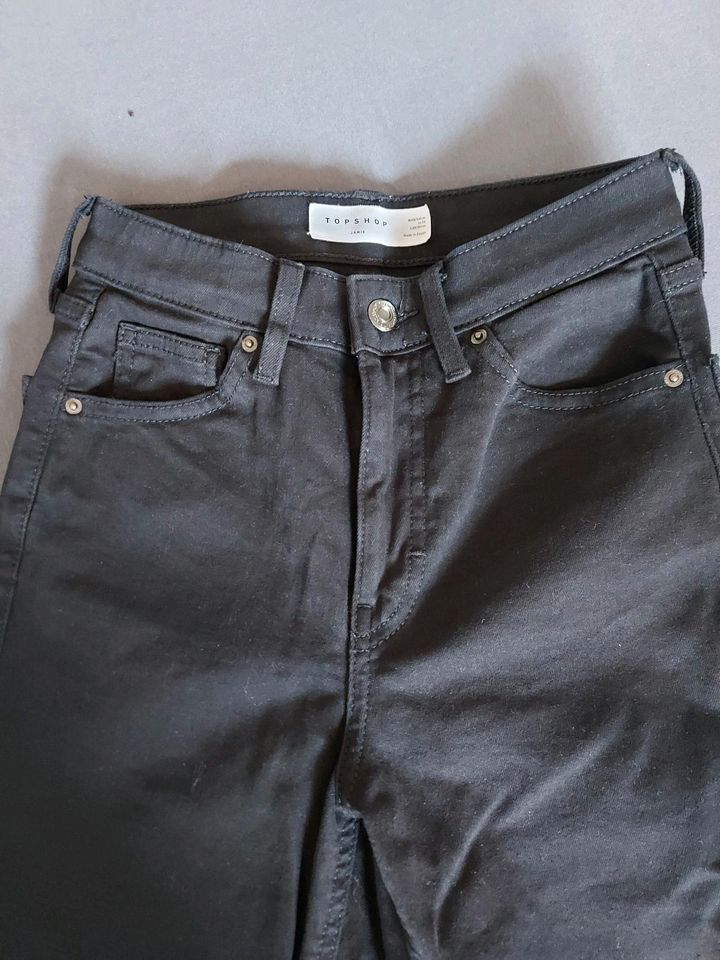 TOPSHOP Jeans JAMIE Gr. XS / W25 L32 schwarz in Harsefeld