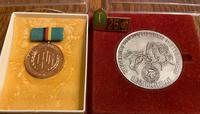 DDR Medaille Rinderzucht RAR, Ehrennadel DBD, Orden LPG Leistung Osterfeld - Waldau Vorschau