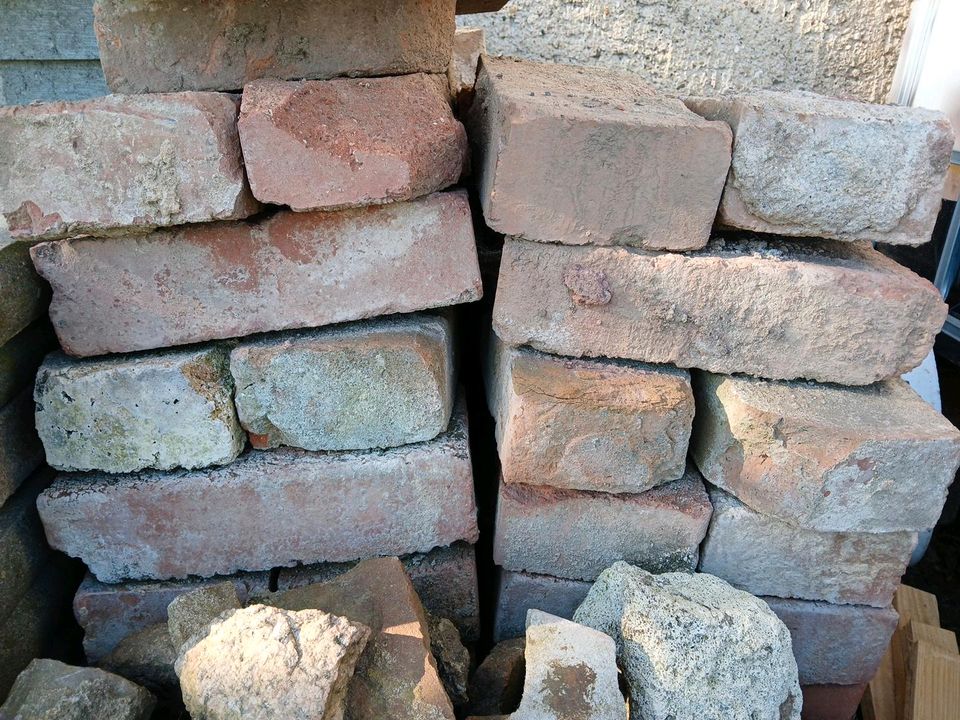 Ziegelsteine,  Mauersteine zu verschenken in Wettin-Löbejün