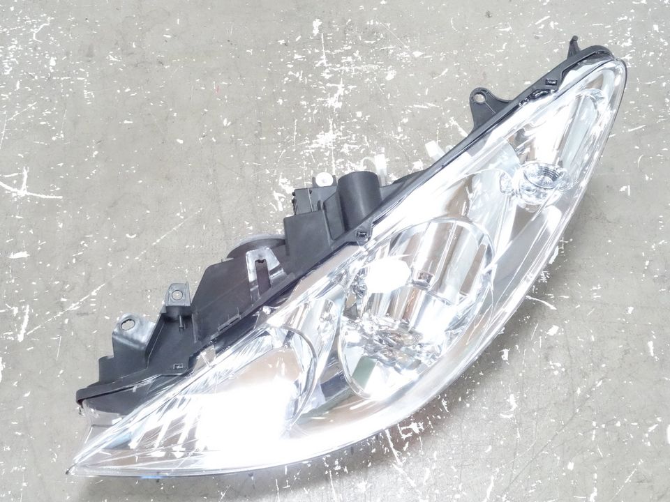 Peugeot 307 Scheinwerfer links 2005-2009 lampe links in Bochum