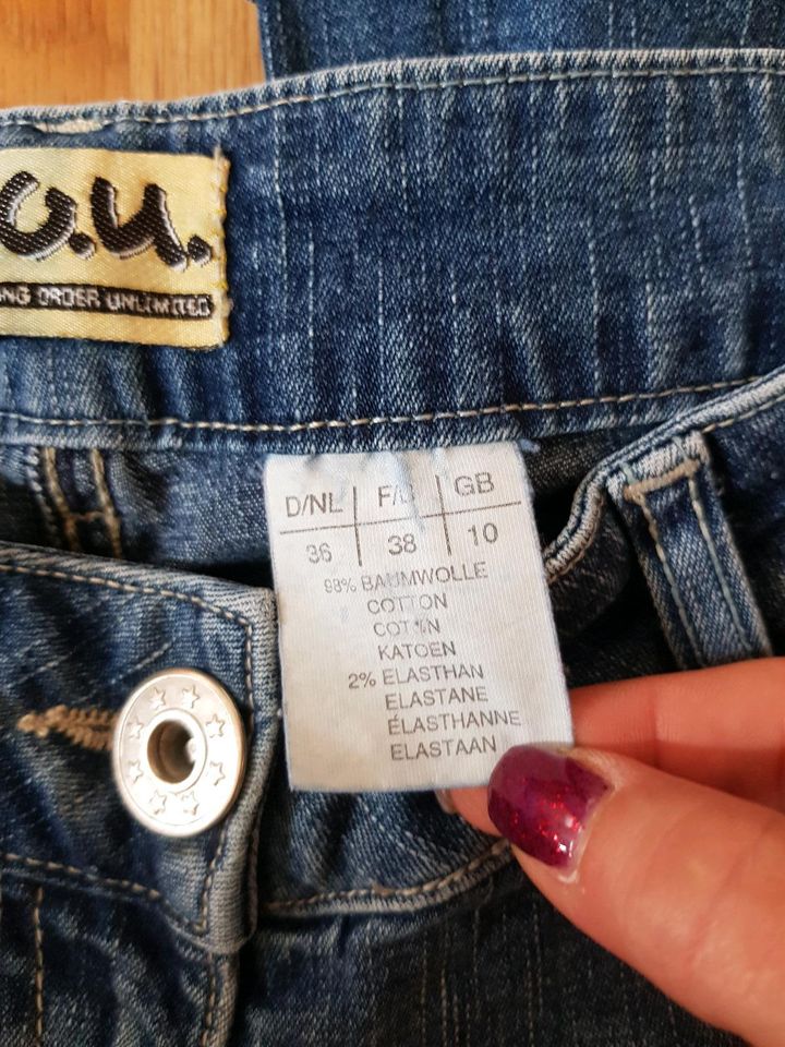 3/4 Damen Hose 5€ Festpreis ist nicht verhandelbar in Cottbus