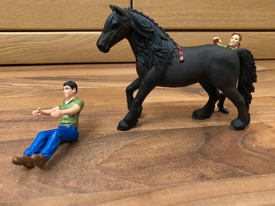 Schleich 42346 Horse Club »Pick-up mit Pferdeanhänger« in Essen