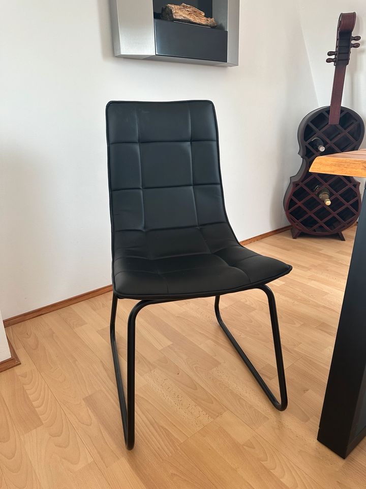 Baumkante Tisch (+ Stühle schwarz) industrieller Look in Dortmund