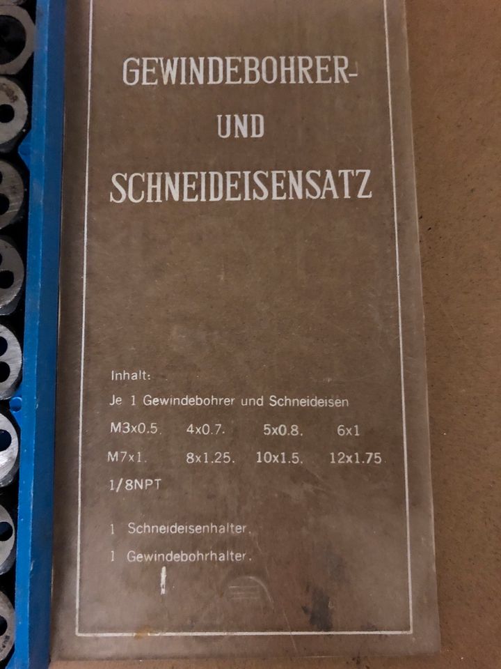 Gewindebohrer und Schneideinsatz in Kösching