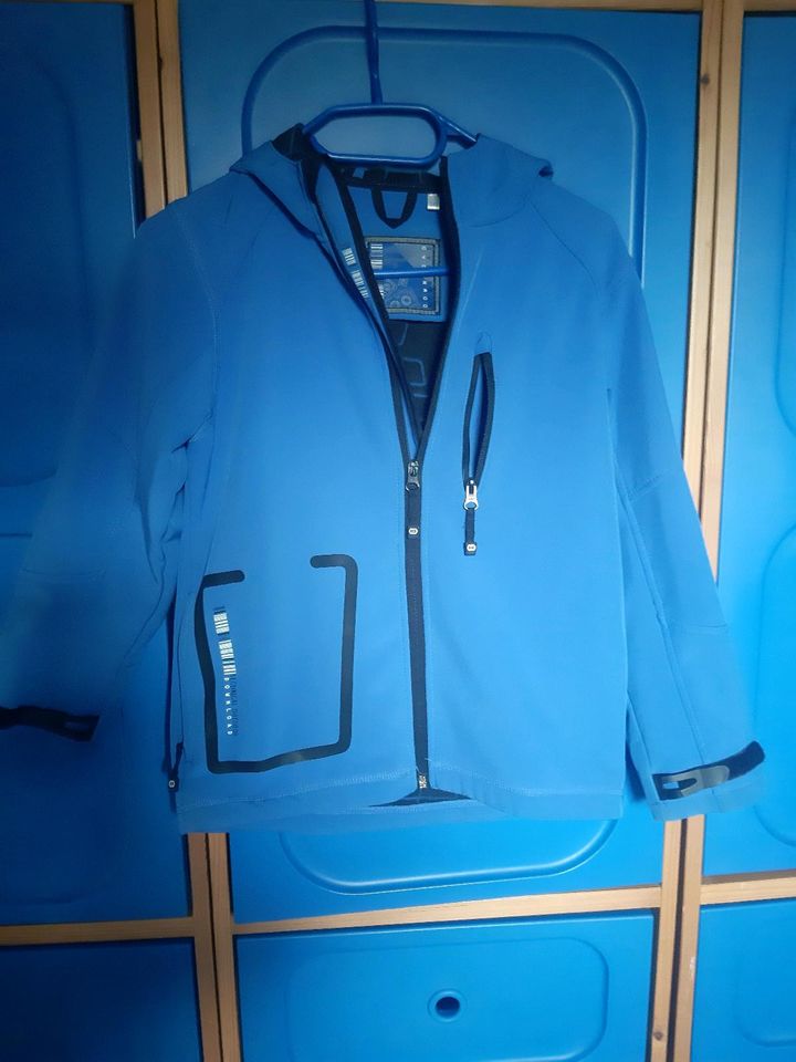 C&A Softshelljacke Gr 140 blau schwarz Kapuze Jacke in Calau