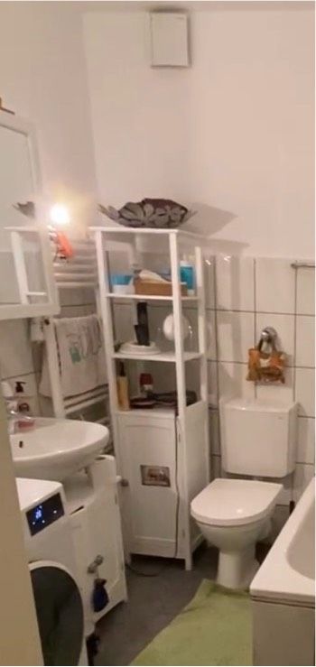 Badezimmermöbel (Spiegel)Schrank, Waschbeckenunterschrank in Essen