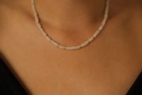 Weiße Perlen Kette mit goldene Kugeln weiße Beads Halskette Nordrhein-Westfalen - Hürth Vorschau