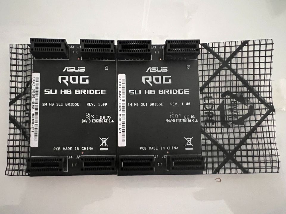 Asus ROG Sli HB Bridge in Duisburg