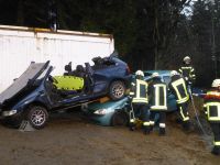 Suche Altauto / Schrottauto für Übungszwecke ( Feuerwehr ) Bayern - Schöfweg Vorschau