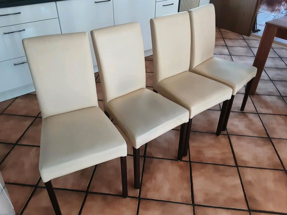Küchentisch mit 4 Stühlen in Oyten
