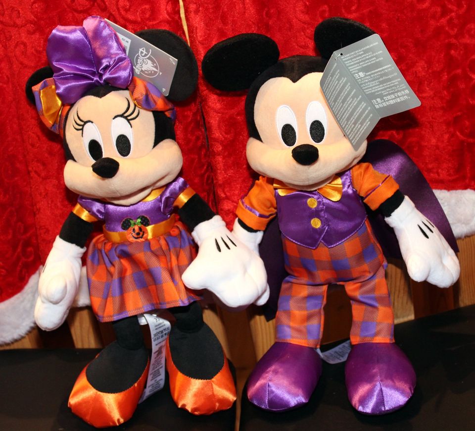 3x Disney Mickey & Minnie Halloween 2021 & Christmas 2022 & 2023 in Gessertshausen