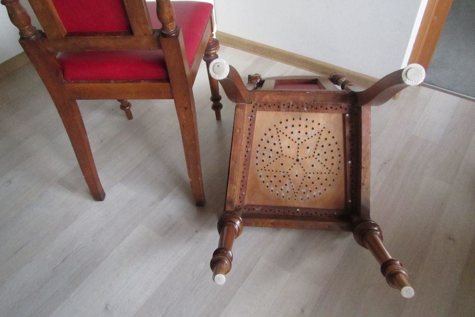 Antike Stühle Gründerzeit neu bezogen in Wald-Michelbach