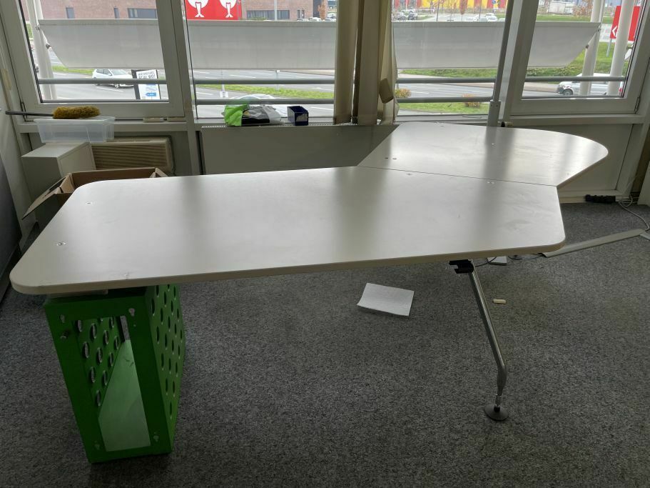 Vitra Ad HocSchreibtisch Bürotisch Winkelkombination #38843 in Dinslaken