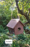 Vogelfutterhaus mit Meisenknödelhalterung, lasiert Hessen - Lampertheim Vorschau