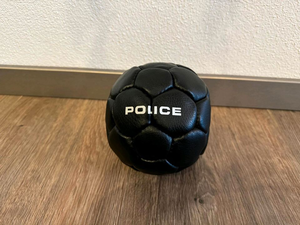 POLICE Fußball Schwarz Handball mit OVP in Kirchardt