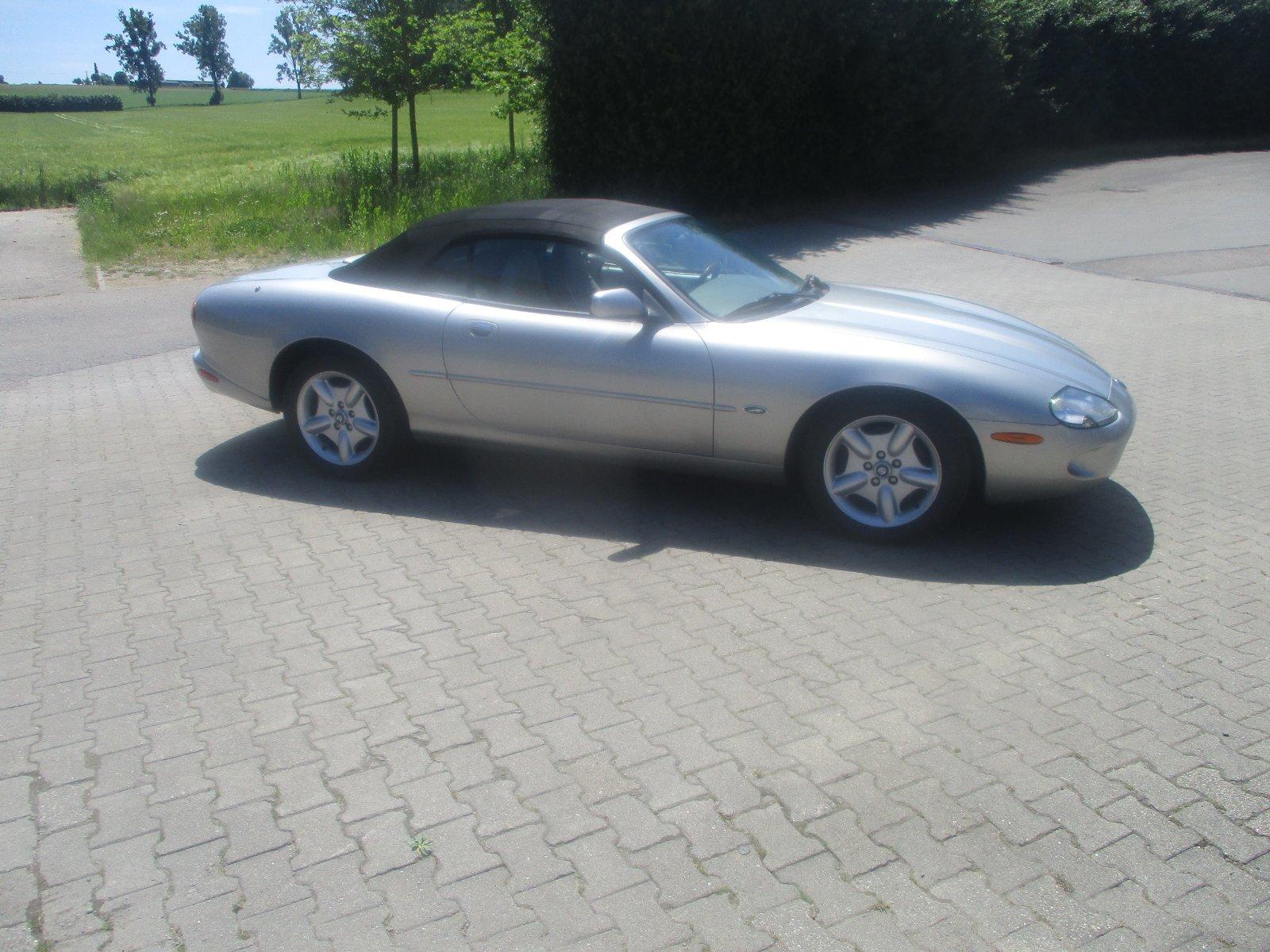 Abbildung des Autos Jaguar XK8 Cabrio