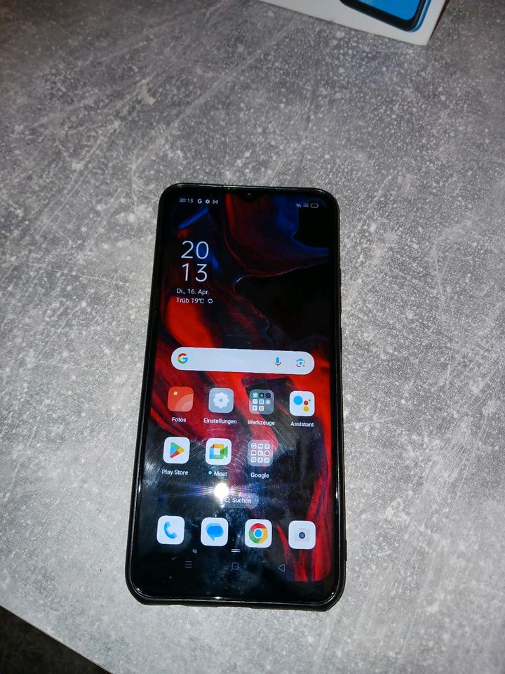 OPPO A15 mit Panzerglas in Solingen