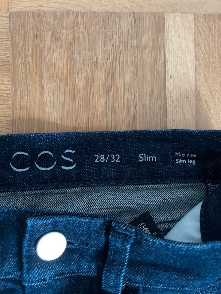 COS Jeans 28/32 in Langerwehe
