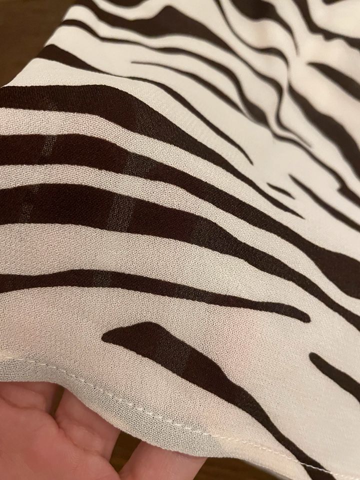 Reformation bluse zebra braun weiss gr m in Berlin