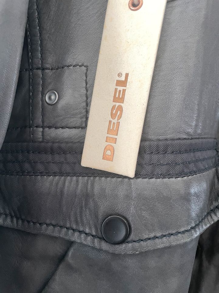 Diesel Leder Jacke Gr L top Zustand neuwertig in Friedrichshafen