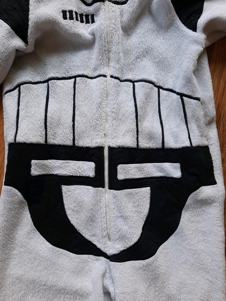 Star Wars Kuschelanzug Onesie Schlafanzug Junge Gr. 146/152 in Freudenberg