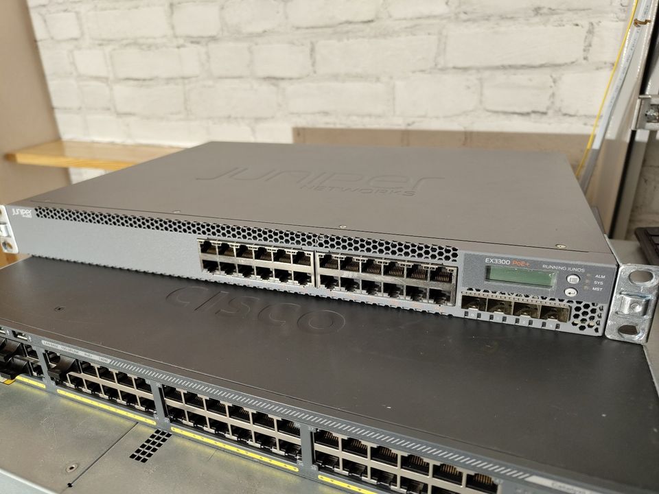 Juniper EX3300-24P 24 Port Switch PoE SFP+ 10G JunOS in Spremberg