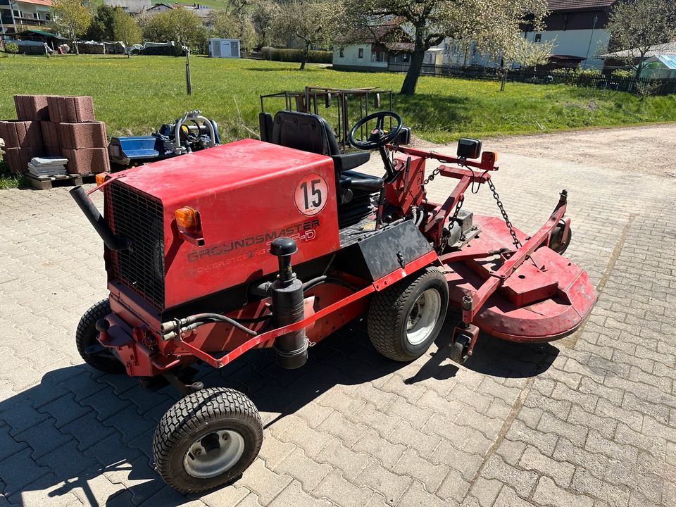 Toro Groundsmaster 325D Flächenmäher Aufsitzmäher in Blumberg