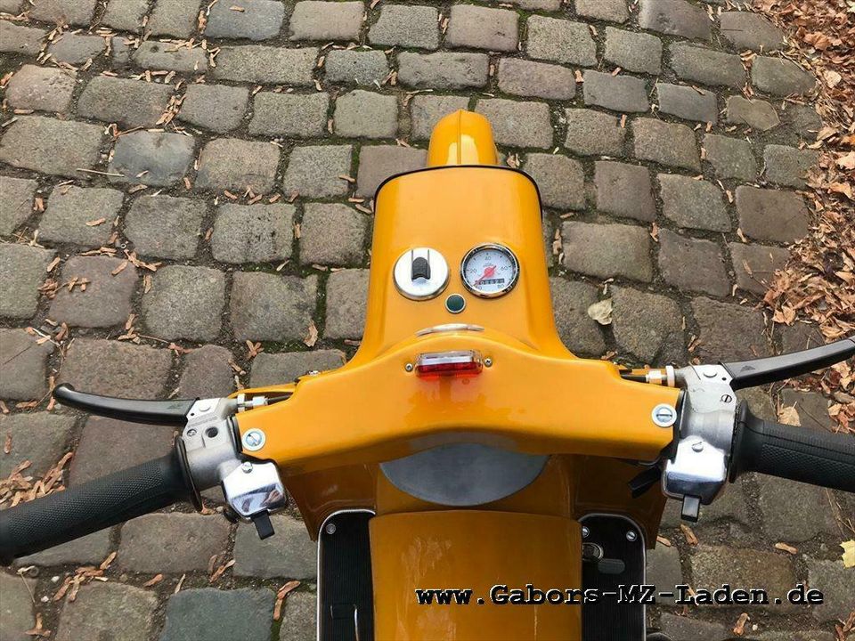 Gabors MZ Laden / Simson KR51/1 Bj. 1975 gelb, restauriert in Britz bei Eberswalde