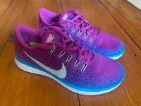 Nike Damen sneaker free RN distance EUR: 38,5 wie NEU Berlin - Steglitz Vorschau