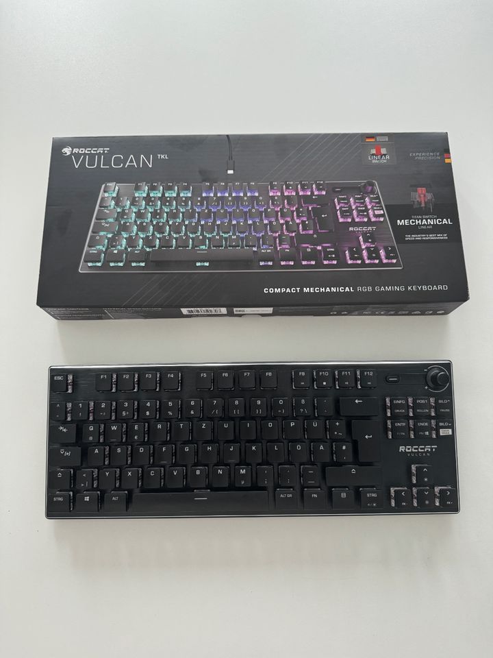 ROCCAT Vulcan TKL RGB Tastatur in Stuttgart