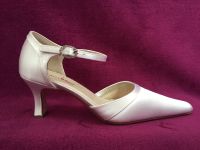 Satin Brautschuhe Gr 3 (35,5) 3,5 (36) 4 (37) weiß neu Hochzeit Baden-Württemberg - Reutlingen Vorschau