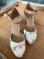 Pumps mit Blumenmuster Hessen - Flieden Vorschau