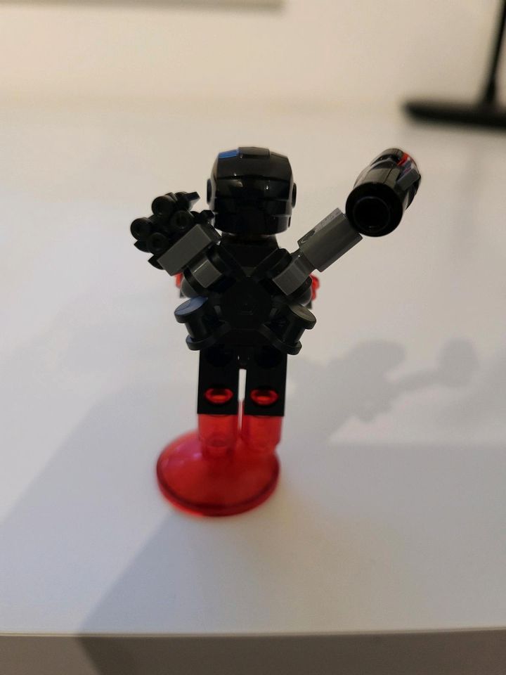 Lego Marvel Minifigur War Machine in Römerberg